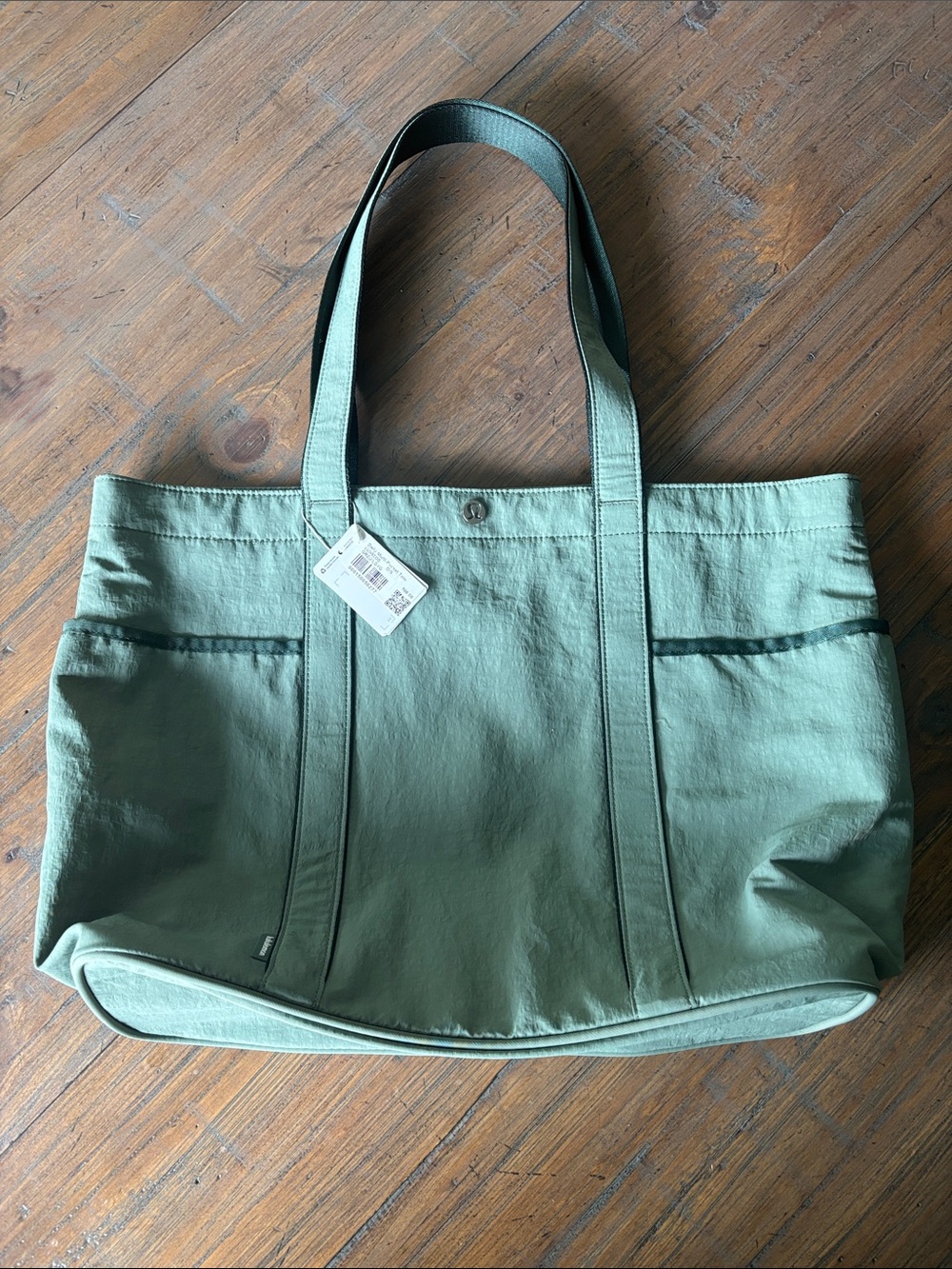 NWT Lululemon Daily Multi-Pocket Tote in sage green color